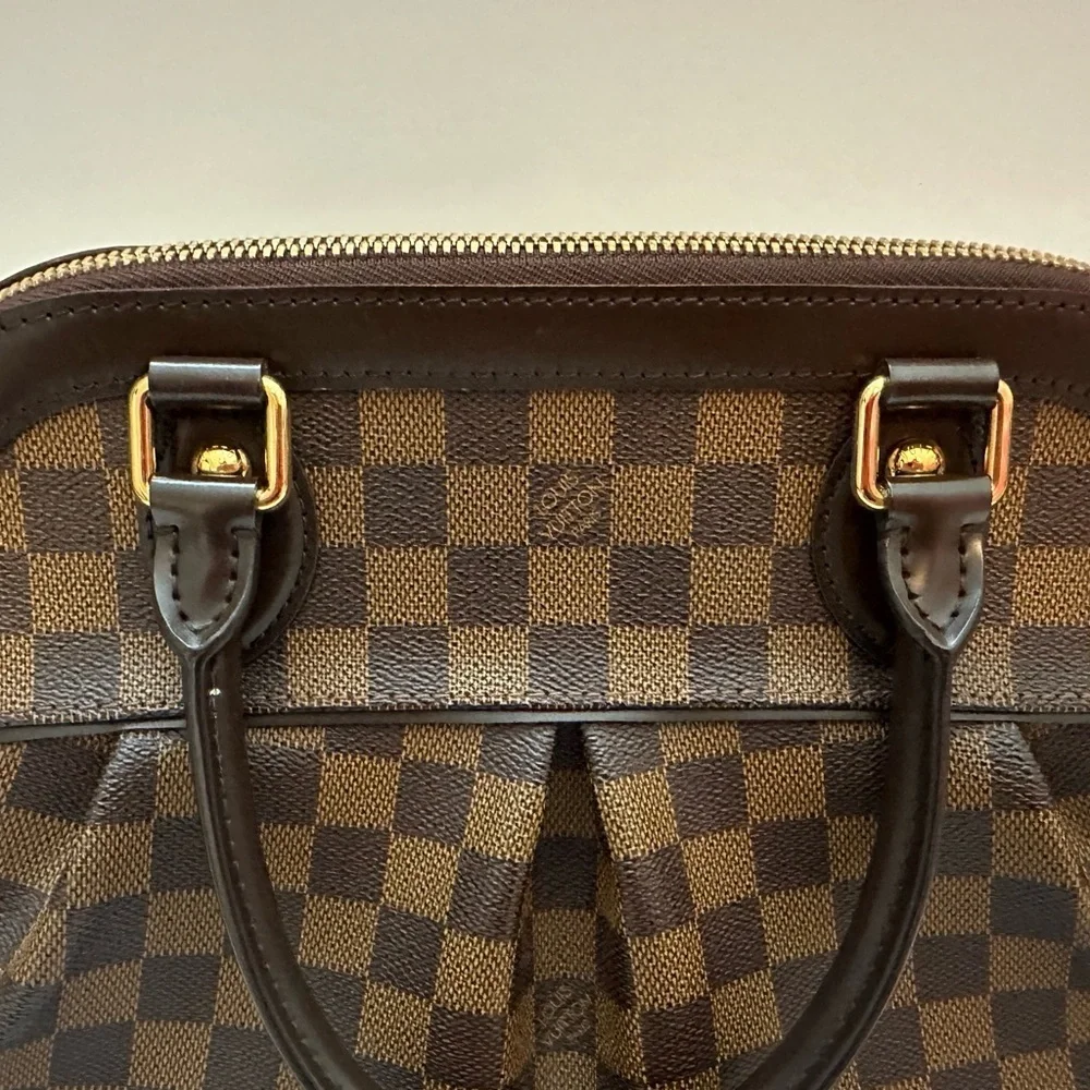 Authentic Louis Vuitton Trevi Pm Damier- Timeless Elegance